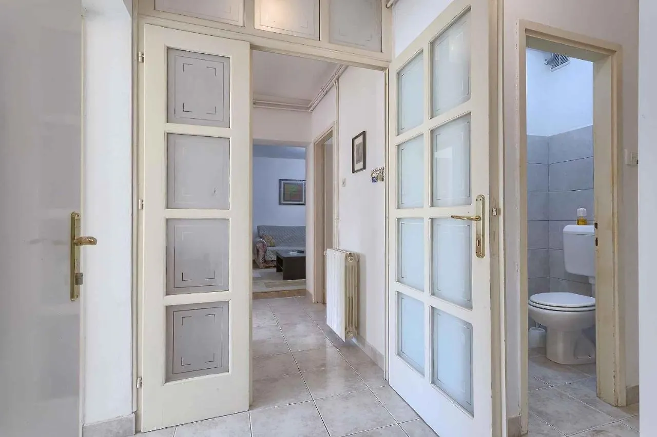 Pula Two-Bedroom Apartment 3