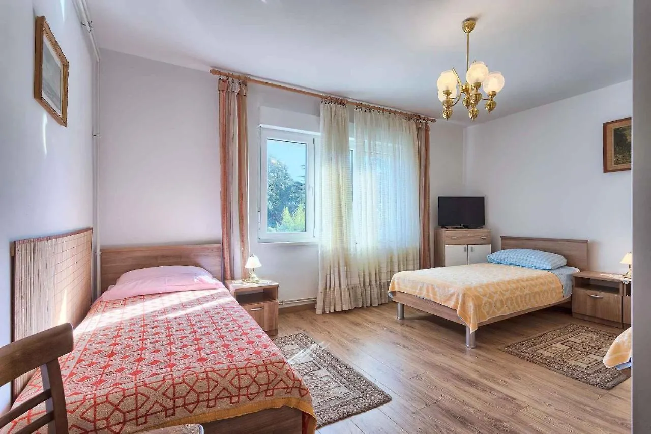 Pula Two-Bedroom Apartment 3 Croatia