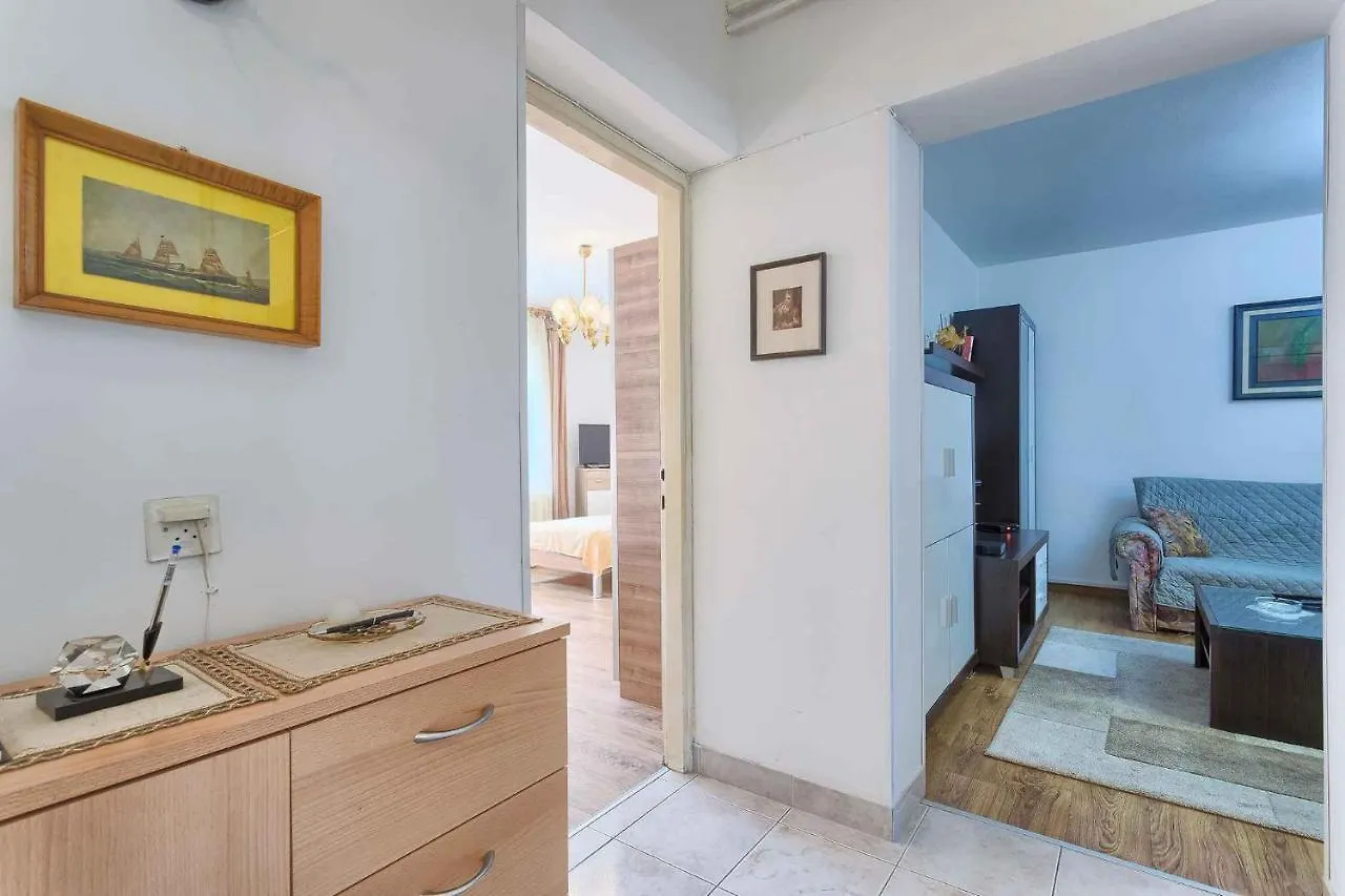 Pula Two-Bedroom Apartment 3