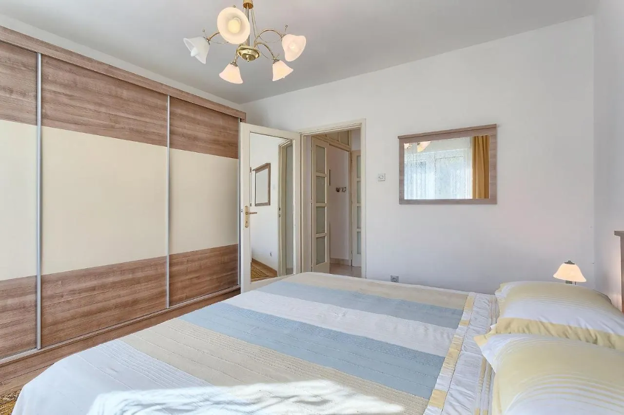 Pula Two-Bedroom Apartment 3 Croatia