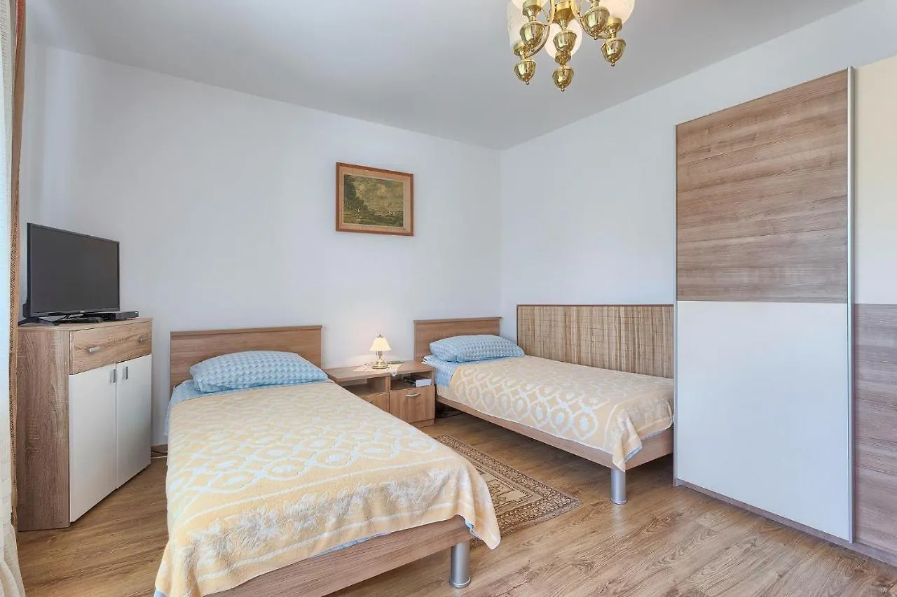 Pula Two-Bedroom Apartment 3