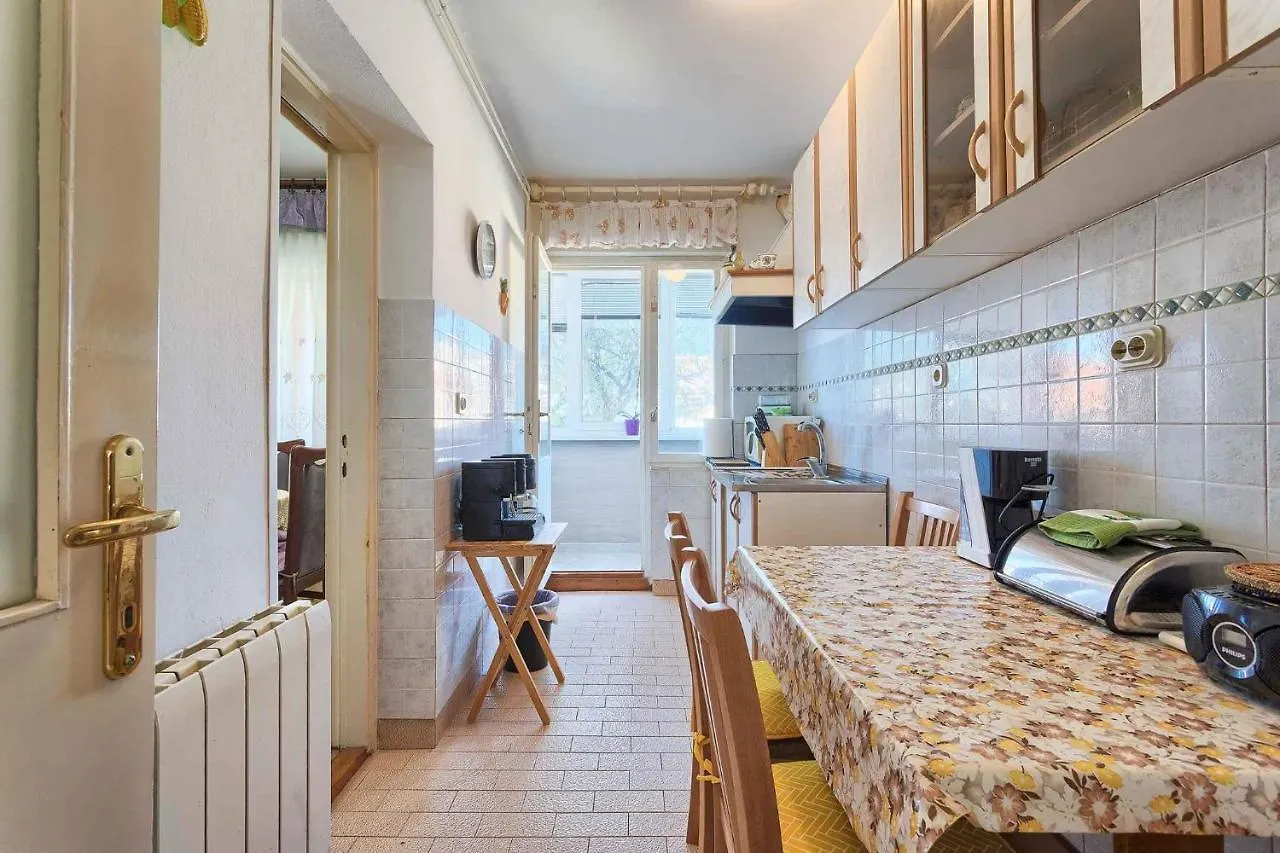 Pula Two-Bedroom Apartment 3